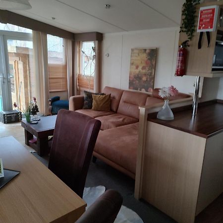 Chalet Met Veranda Aan Bosrand Vledder Экстерьер фото