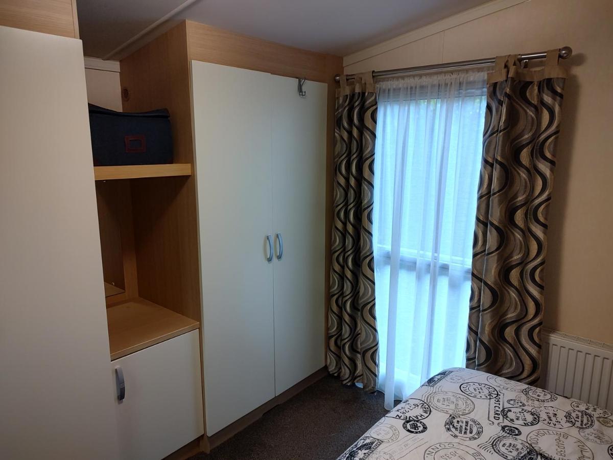Chalet Met Veranda Aan Bosrand Vledder Экстерьер фото