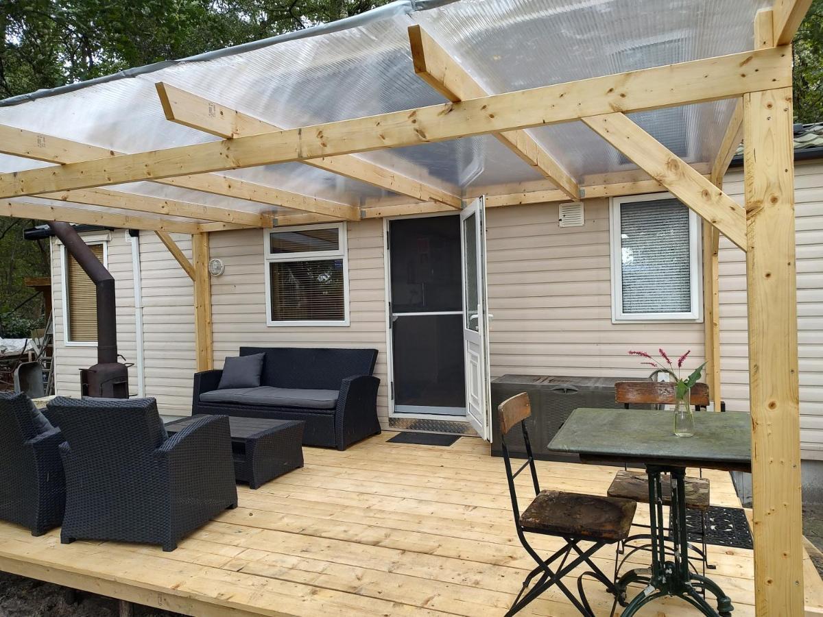 Chalet Met Veranda Aan Bosrand Vledder Экстерьер фото