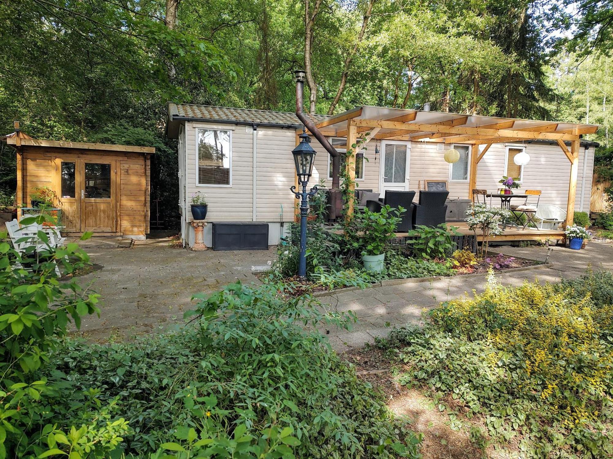 Chalet Met Veranda Aan Bosrand Vledder Экстерьер фото